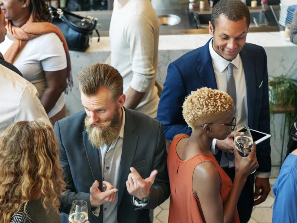 How event atmosphere impacts atendee perception, mood, and engagement.