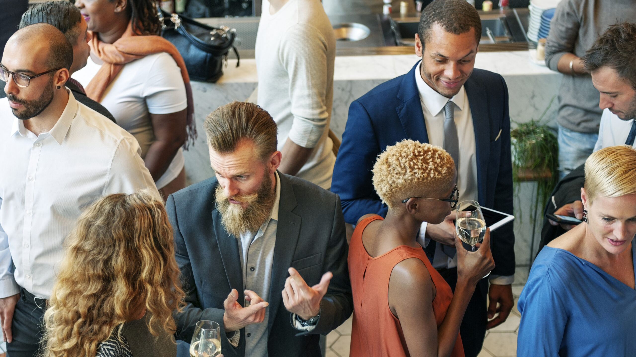 How event atmosphere impacts atendee perception, mood, and engagement.