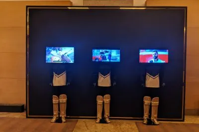 Innovative displays and fringe activities for bespoke dinner and dances in Singapore. Make your company D&D a night to remember with standout decoration.